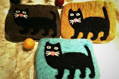 猫ポーチ　756円